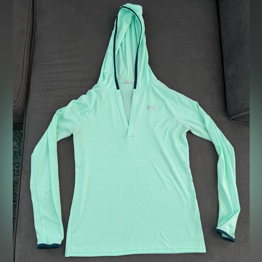 Under Armour Women's Seafoam Colored Long Sleeve. Size Small